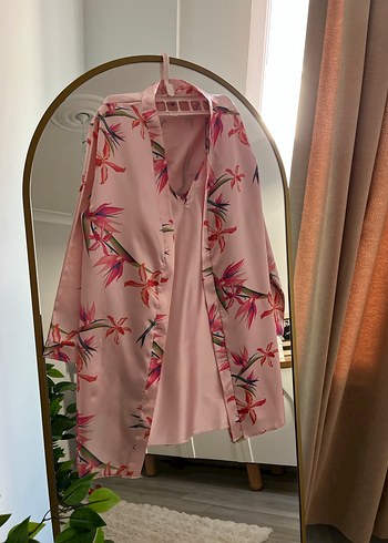 Pembe Desenli Uzun Kadın Kimono