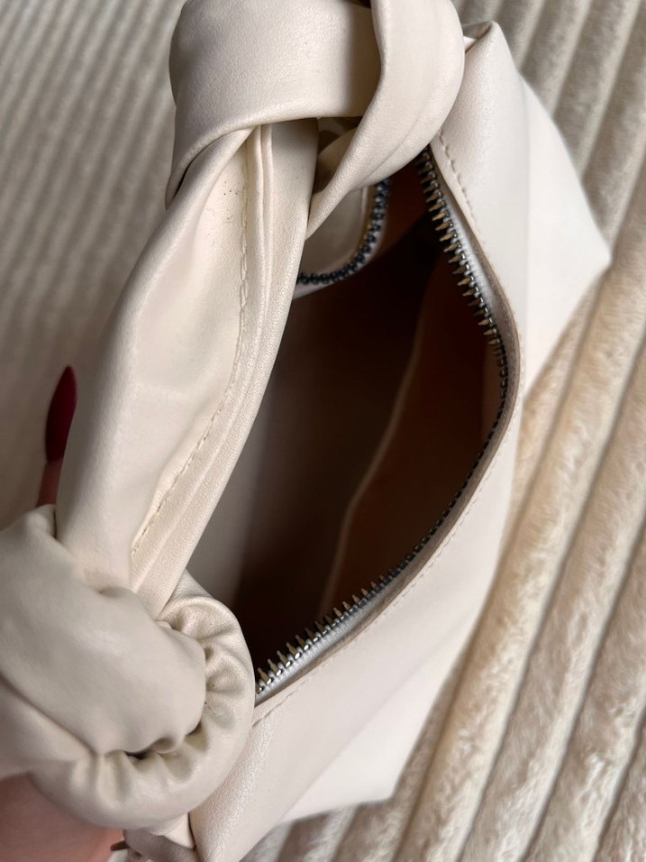 Beyaz Minimalist Kadın Çanta - Görsel 3