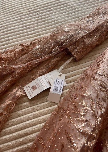 Bej Nakışlı Vintage Uzun Abiye Elbise pelerin kollu sifir elbise - Görsel 4