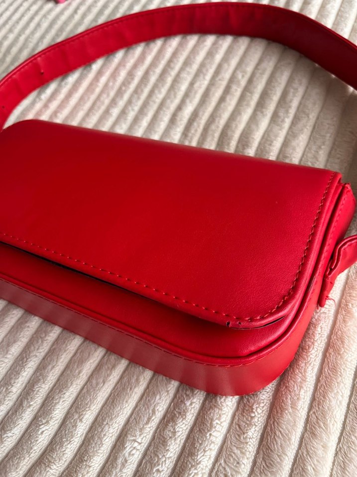 Kırmızı Deri Tokalı Kadın Çanta - Görsel 2