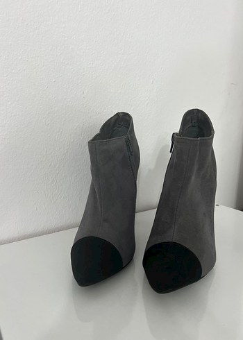 Gri Süet Stiletto Topuklu Kadın Botları