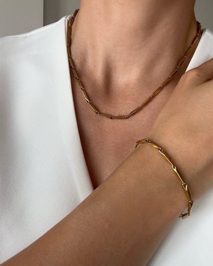 Altın Renk Kesikli Çelik Zincir Kolye - Görsel 2