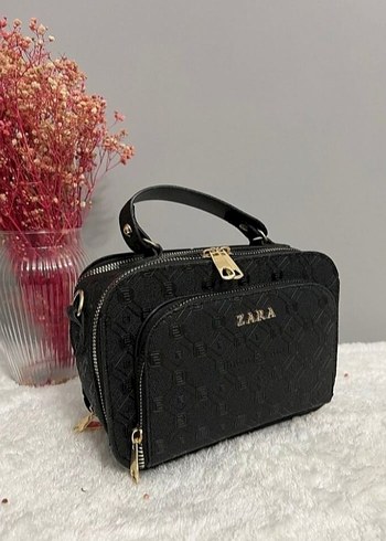 Zara Siyah Nakışlı Deri Kadın Çanta
