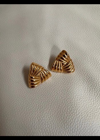 Vintage Kabartmalı Çelik Üçgen Modern Küpe - Görsel 3