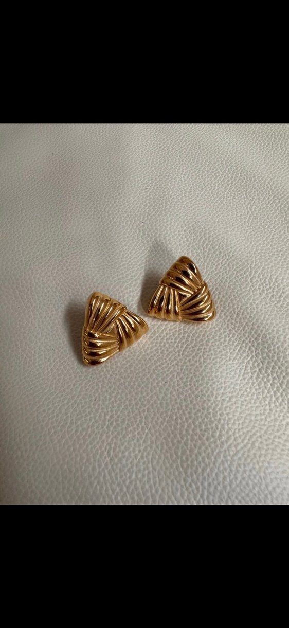 Vintage Kabartmalı Çelik Üçgen Modern Küpe - Görsel 3