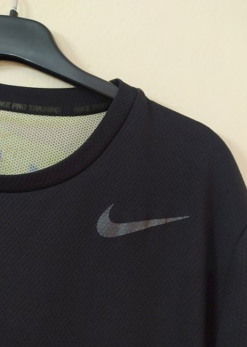 l Beden ORJİNAL Nike kamuflaj desenli tişört
