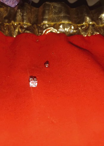 Kırmızı İşlemeli Payetli Minimalist Küpe özel taşlı çelik küpe - Görsel 2