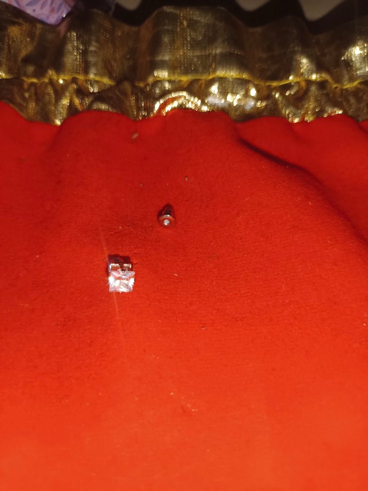 Kırmızı İşlemeli Payetli Minimalist Küpe özel taşlı çelik küpe - Görsel 2