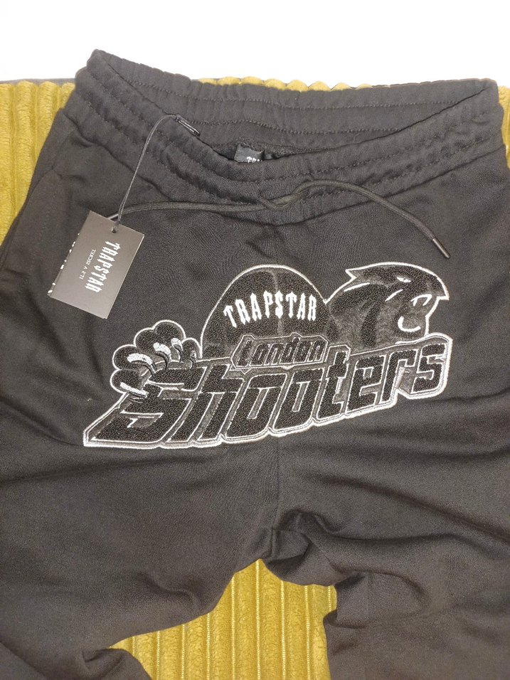 siyahBaskılı 
Eşofman Altı TRAPSTAR M beden sıfır urundur - Görsel 3