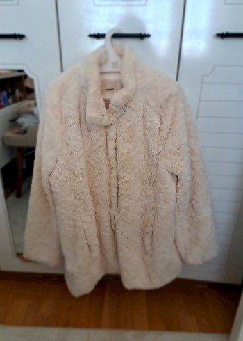 Bej Kadın Midi Boy Kürk Detaylı Peluş Ceket