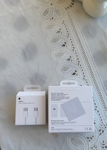 Beyaz USB-C 60W Şarj Kablosu ve Adaptör