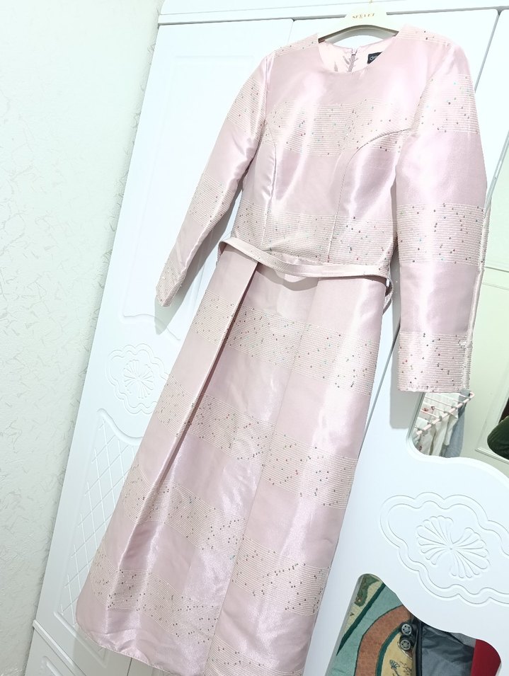 Pembe Uzun Kollu Drapeli Kadın Abiye Elbise - Görsel 3