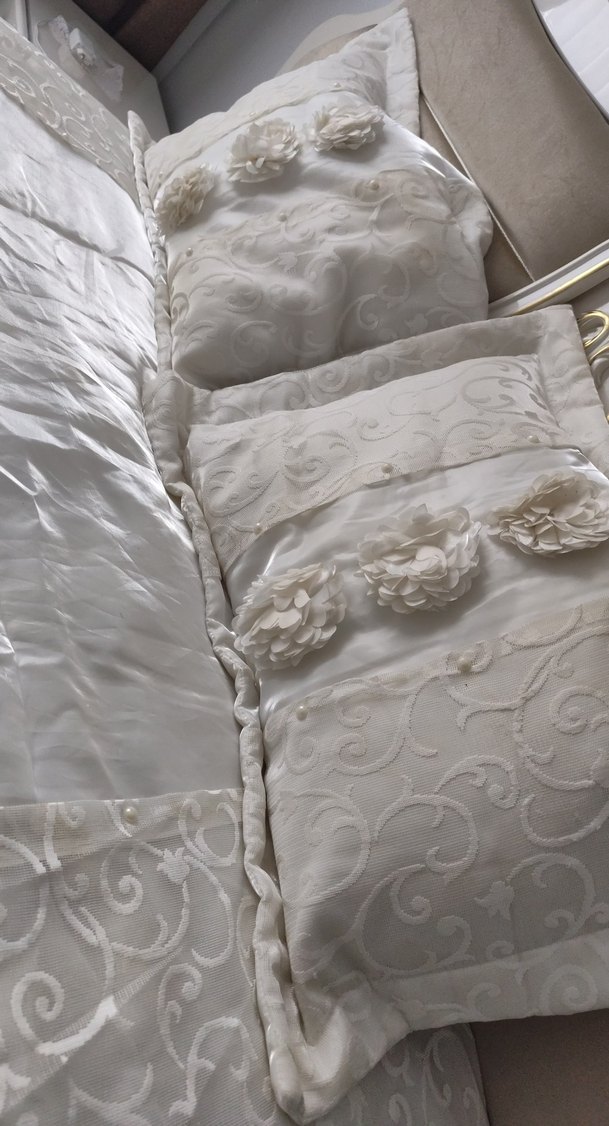 Nakışlı krem Yatak Örtüsü - Görsel 3