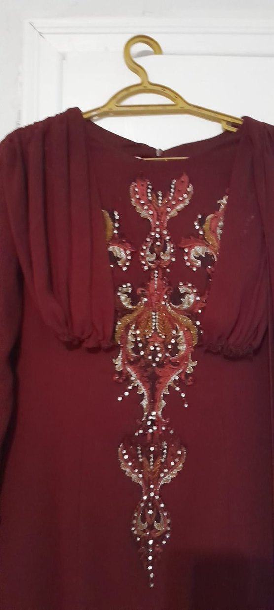 Bordo Nakışlı Uzun Kollu Kadın Abiye Elbise - Görsel 3