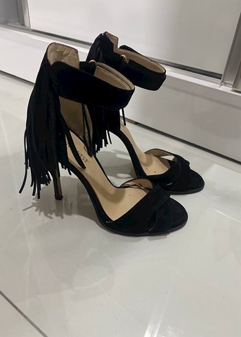 Nine West Siyah Puskullu Stiletto Topuklu Sandalet