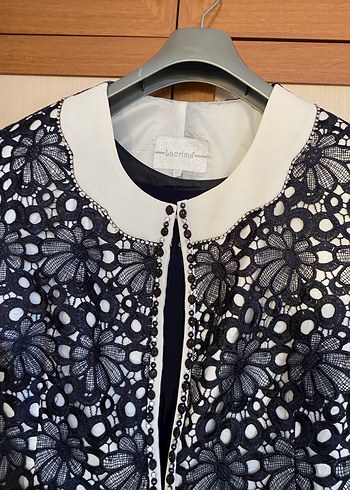 Dantel İşlemeli Kısa Beyaz Kadın Ceket - Görsel 4