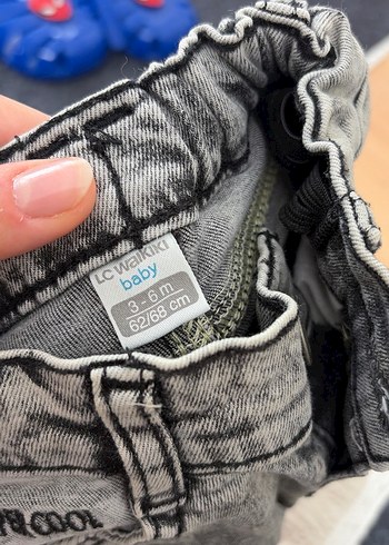 Erkek Çocuk Gri Batik Desenli Kemerli Kot Pantolon - Görsel 3