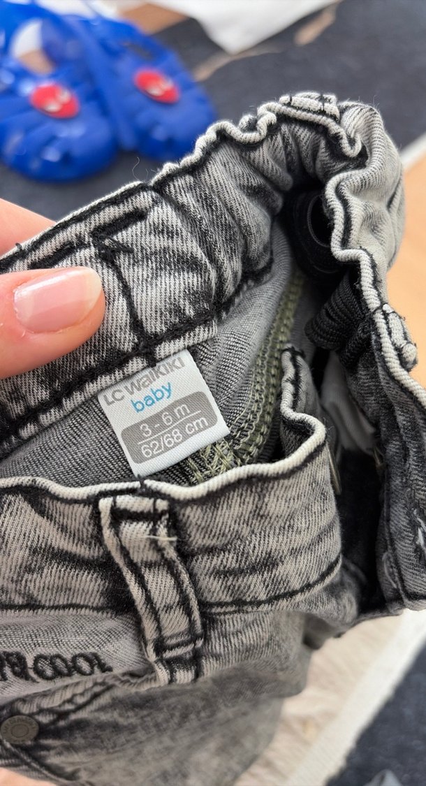 Erkek Çocuk Gri Batik Desenli Kemerli Kot Pantolon - Görsel 3