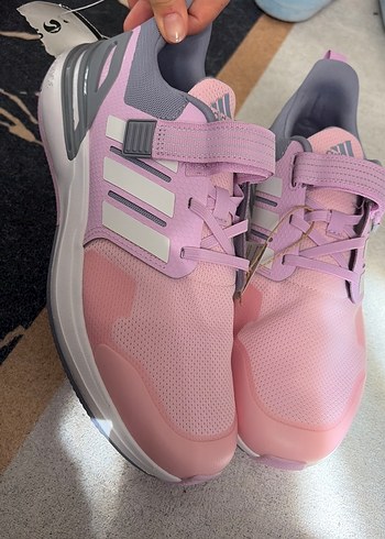 Kadın adidas
 orijinal ayakkabı Amerikadan geldi - Görsel 2