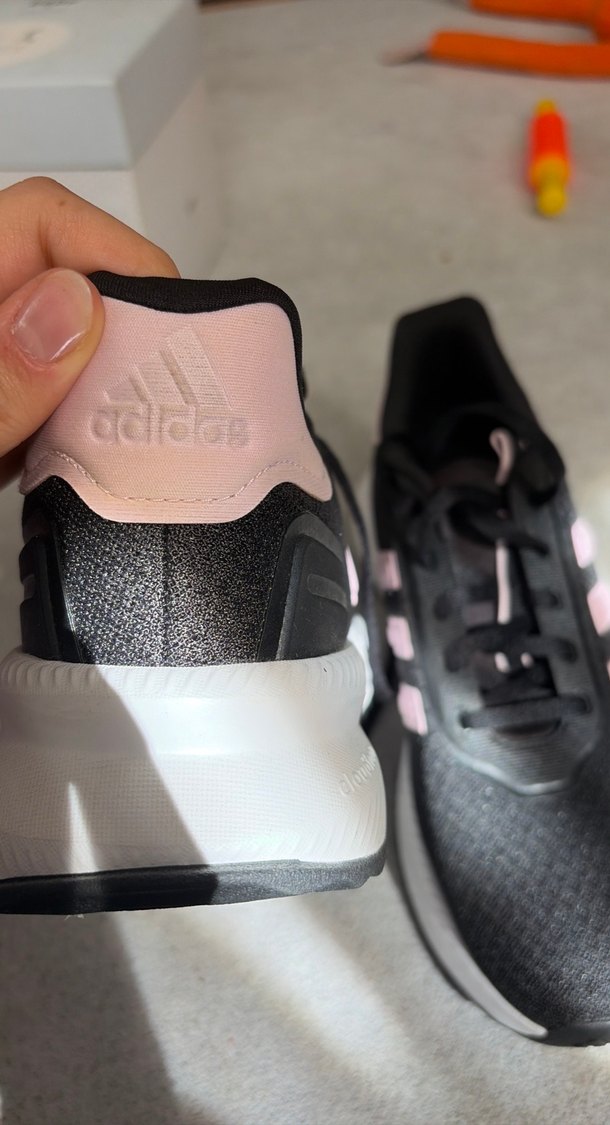 Pembe Şeritli Siyah Spor Ayakkabı - Görsel 3