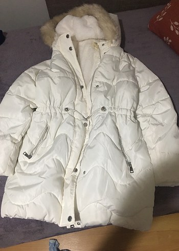 Kürk Detaylı Beyaz Kadın Kışlık Mont