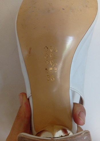 Beyaz Tokalı Blok Topuklu Kadın Ayakkabı - Görsel 3