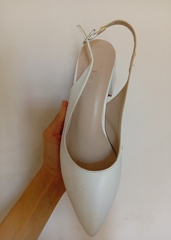 Beyaz Tokalı Blok Topuklu Kadın Ayakkabı - Görsel 2