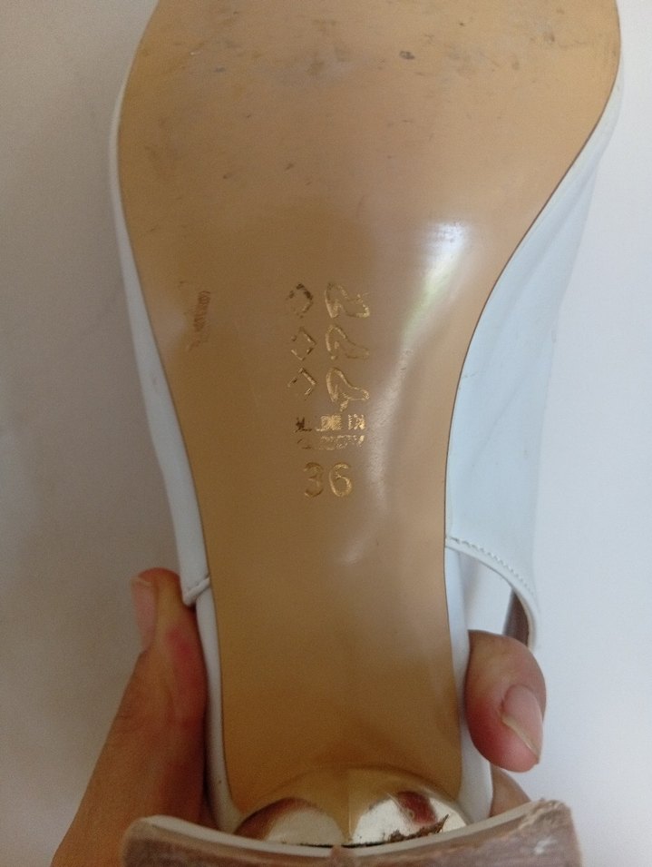 Beyaz Tokalı Blok Topuklu Kadın Ayakkabı - Görsel 3