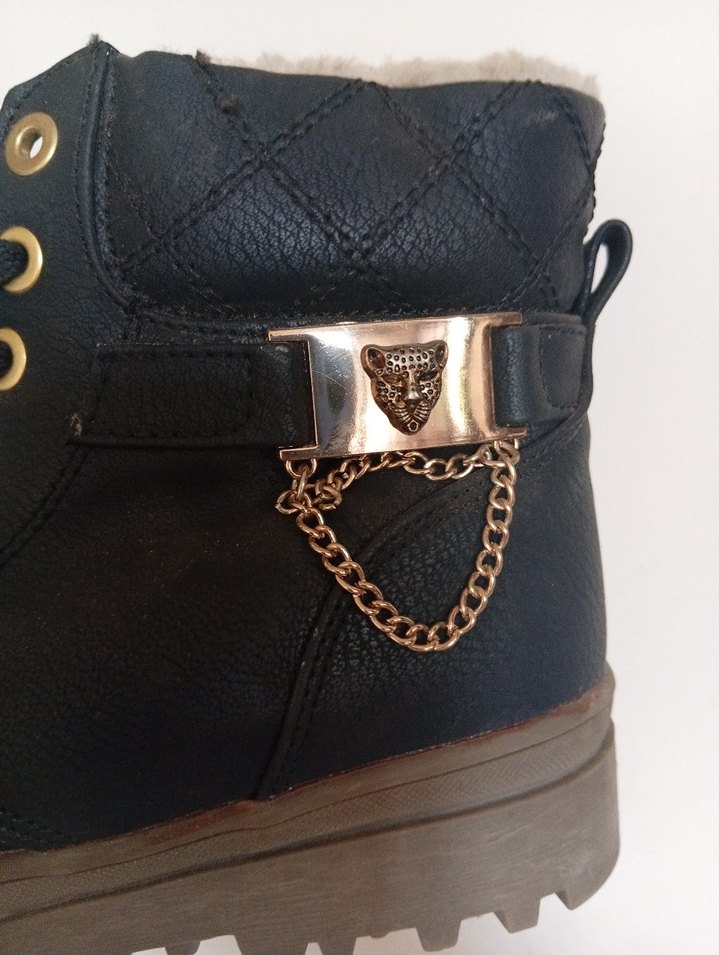 Zincir Detaylı Kadın Deri Bot - Görsel 2