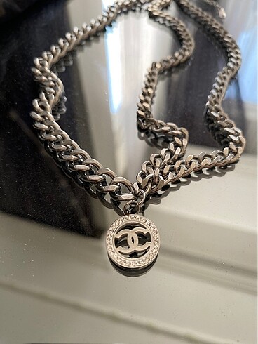 Beden Chanel kolye