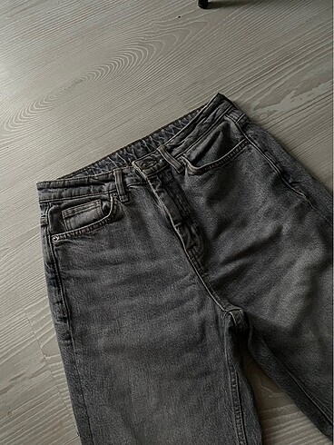 Gri jean