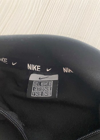 l Beden Nike Siyah Yarım Fermuarlı Kadın Sweatshirt