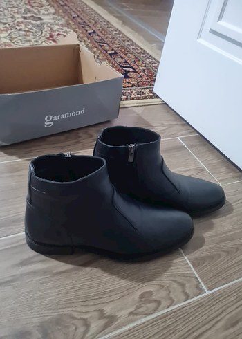 Siyah Erkek Kemerli Minimalist Bot - Görsel 4