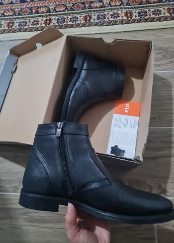 Siyah Erkek Kemerli Minimalist Bot - Görsel 6