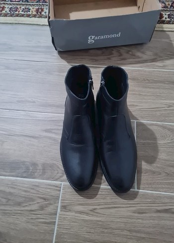 Siyah Erkek Kemerli Minimalist Bot - Görsel 3