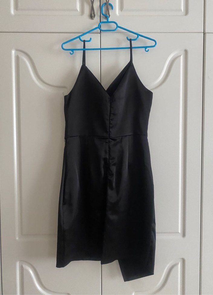 Siyah V Yaka Kemerli Mini Kalem Elbise - Görsel 3