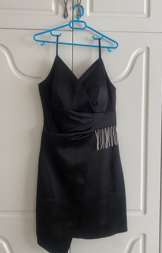 Siyah V Yaka Kemerli Mini Kalem Elbise - Görsel 2