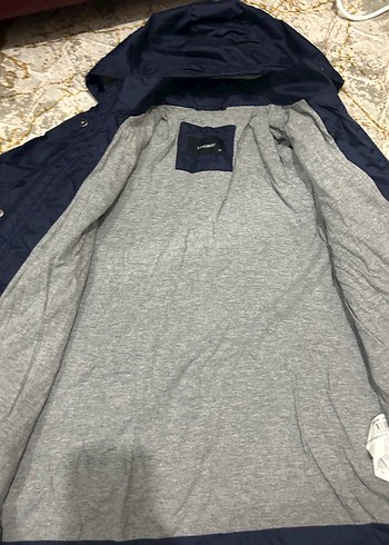 Düğmeli ve fermuarlı Lacivert Kadın yağmurluk mont - Görsel 3