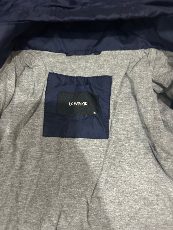 Düğmeli ve fermuarlı Lacivert Kadın yağmurluk mont - Görsel 4