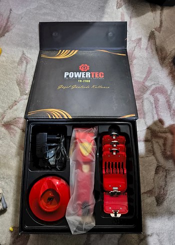Powertec TR-7700 Kırmızı Renkli Tıraş Makinesi - Görsel 2
