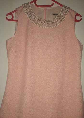 Zincir Detaylı Pudra Midi Elbise - Görsel 3