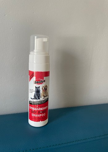  Beyaz Parlak Kedi ve Köpek Kuru Şampuanı
