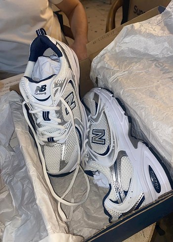 New Balance Beyaz Gri Spor Ayakkabı