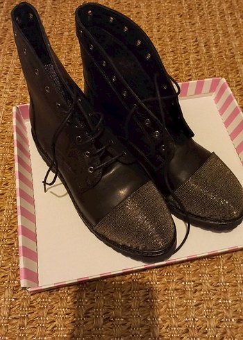 Siyah Deri Stiletto Bot
