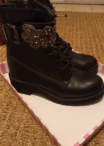 Siyah Deri Yüksek Topuklu Gotik Kadın Bot