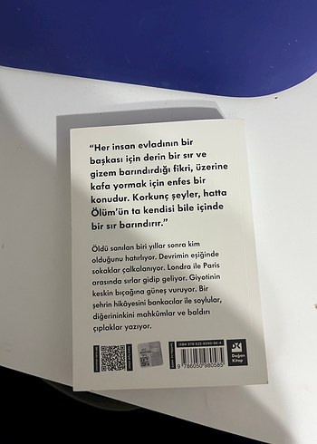  Beden Renk İki Şehrin Hikâyesi - Charles Dickens