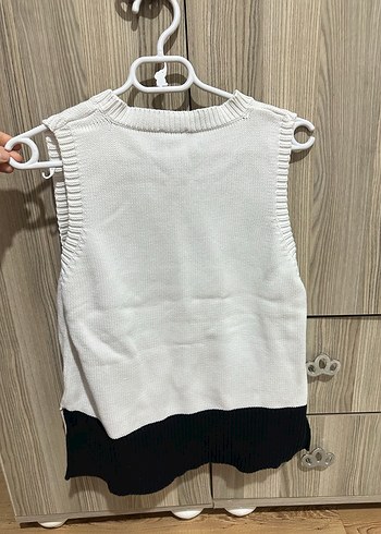 Beyaz Örgü Kolsuz Kadın Süveter - Görsel 2