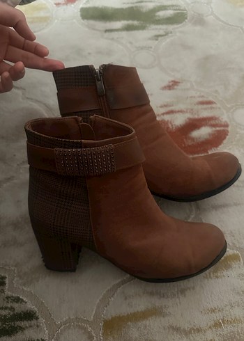 Kahverengi Süet Tokalı Kadın Bot 2 defa giyildi - Görsel 2
