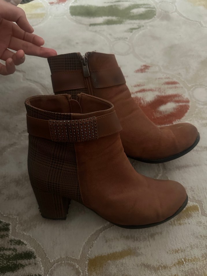 Kahverengi Süet Tokalı Kadın Bot 2 defa giyildi - Görsel 2