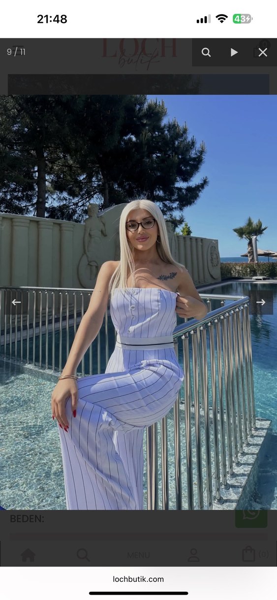 Beyaz Çizgili Straplez Kadın Tulum - Görsel 3